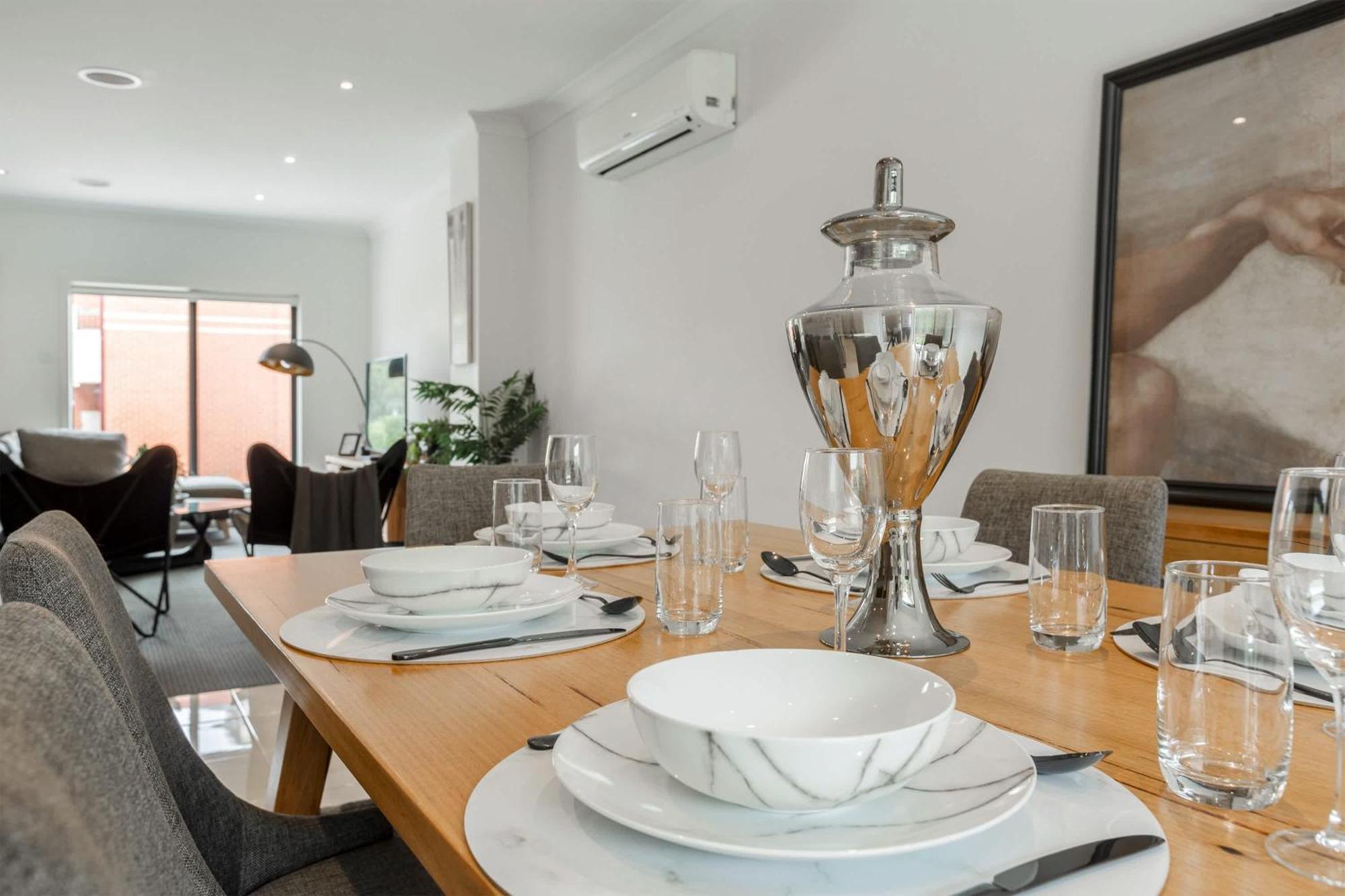 Vaquay Contempo In Flemington * Melbourne