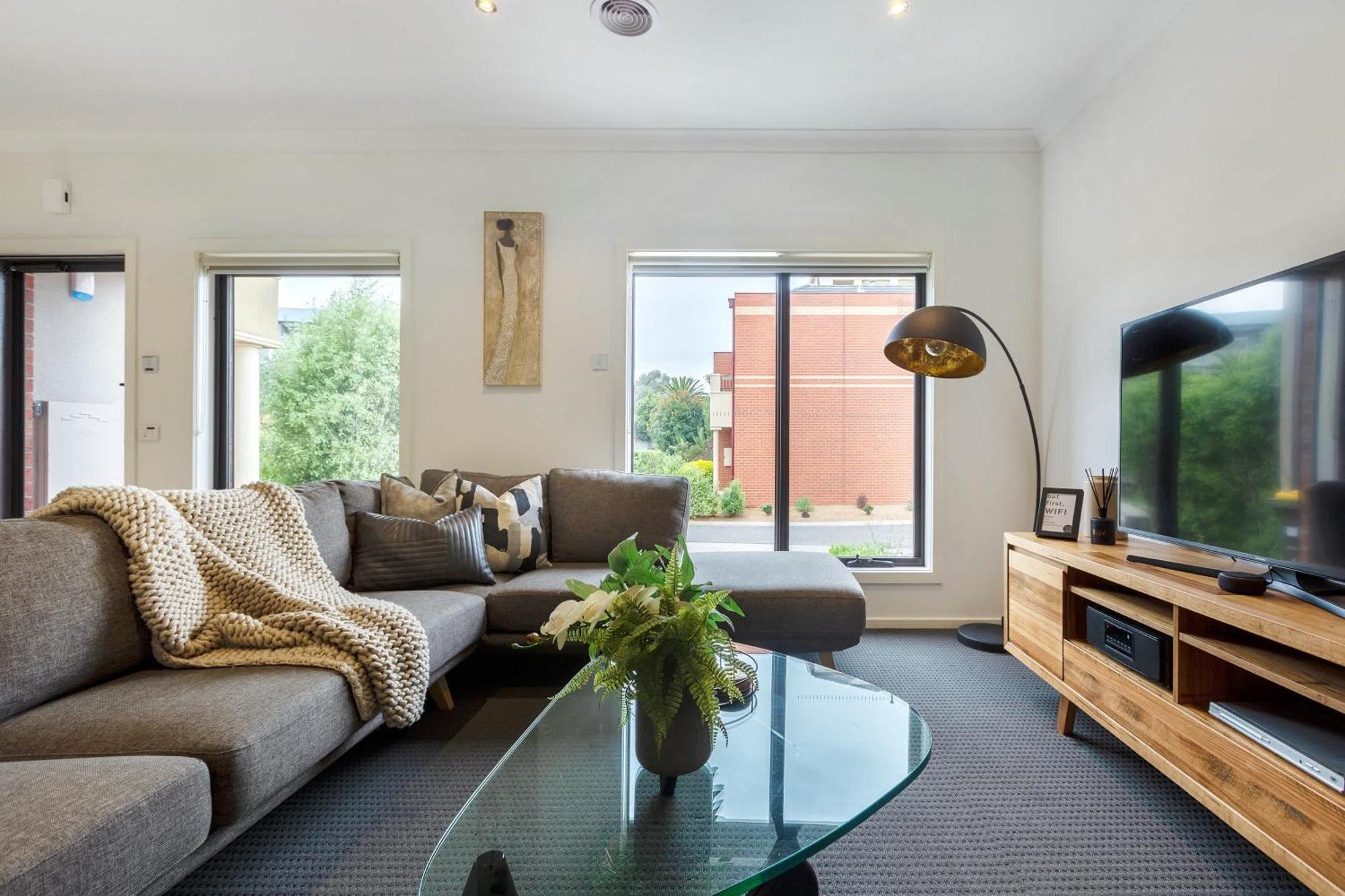 Vaquay Contempo In Flemington * Melbourne