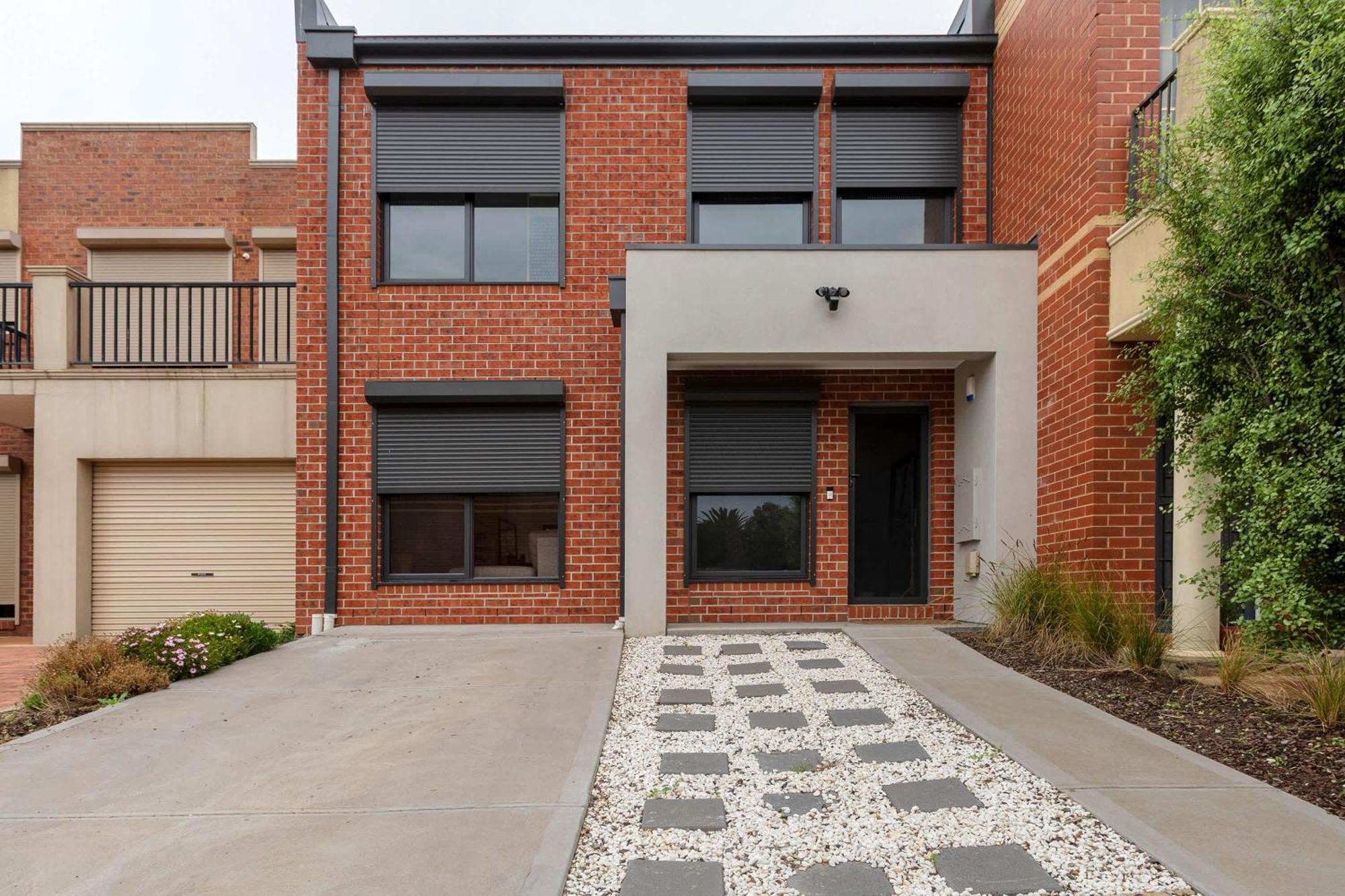 Vaquay Contempo In Flemington * Melbourne