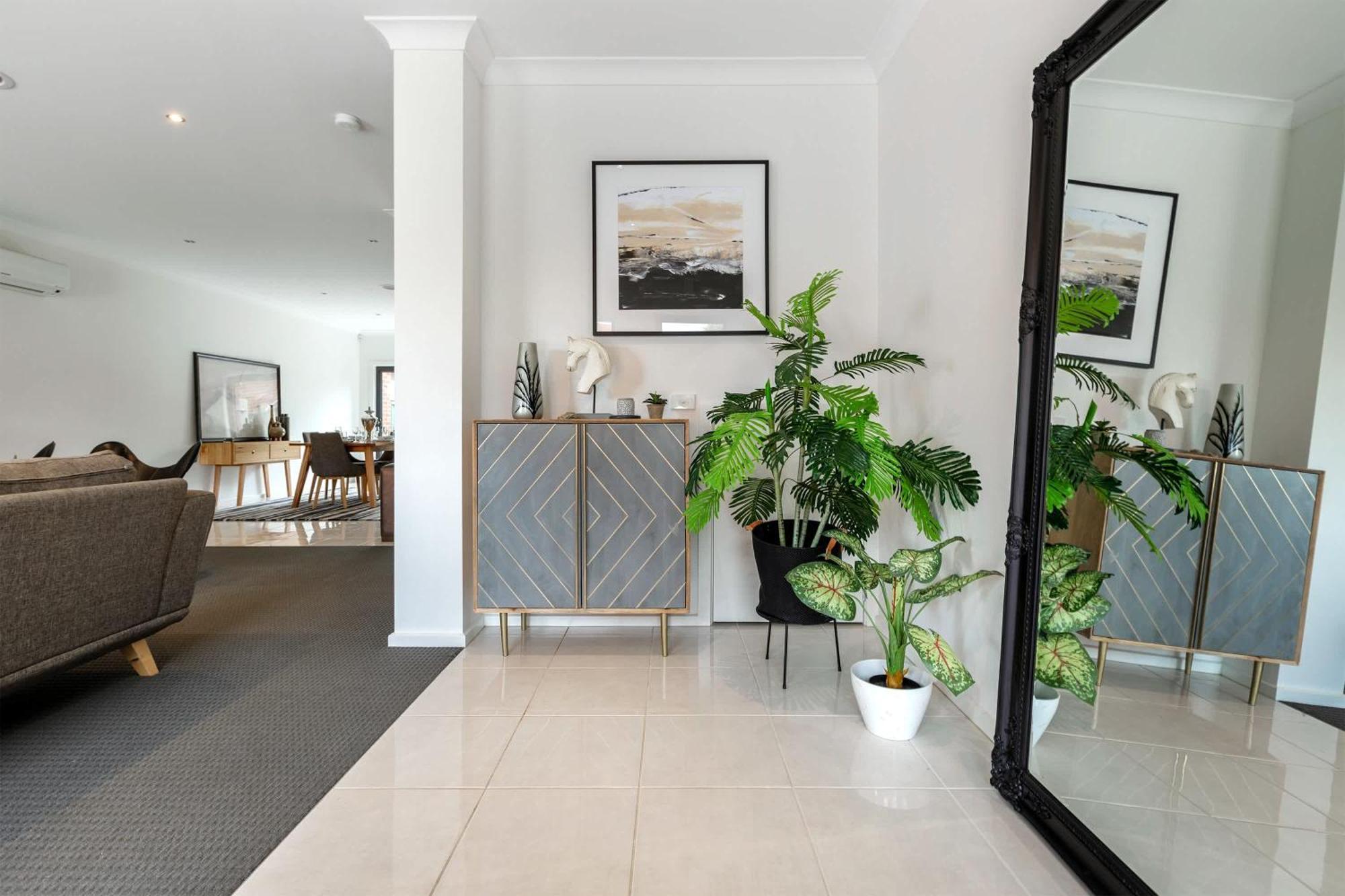 Vaquay Contempo In Flemington * Melbourne
