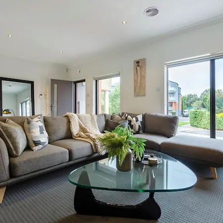 Vaquay Contempo In Flemington Villa Melbourne Exterior photo